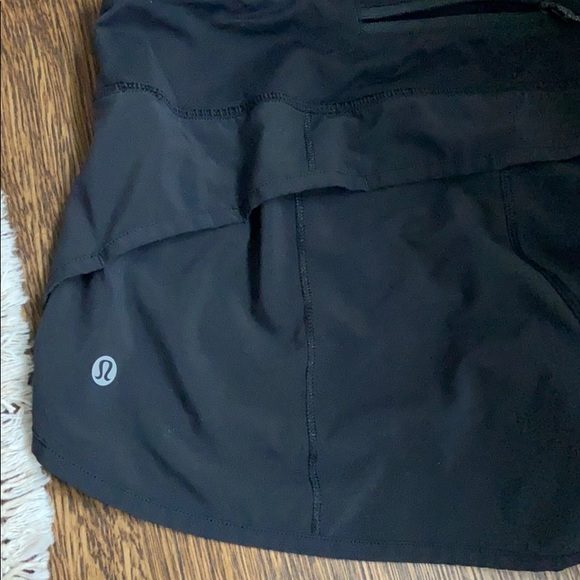 Lululemon black gym shorts - Picture 5 of 6
